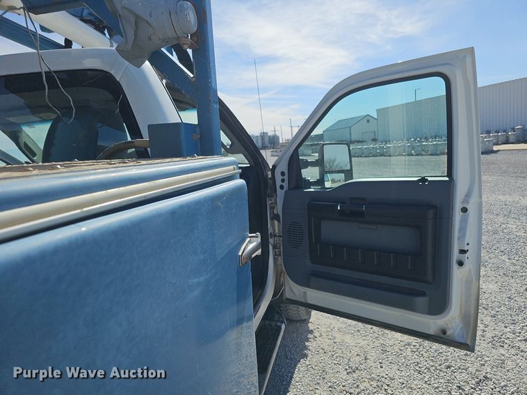 image for item DK0713 2015 Ford F550 Super Duty XL  bucket truck