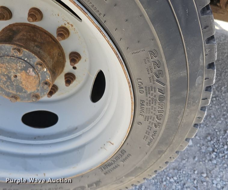 image for item DK0713 2015 Ford F550 Super Duty XL  bucket truck