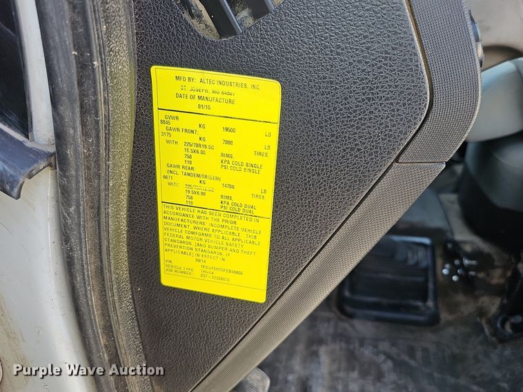 image for item DK0713 2015 Ford F550 Super Duty XL  bucket truck