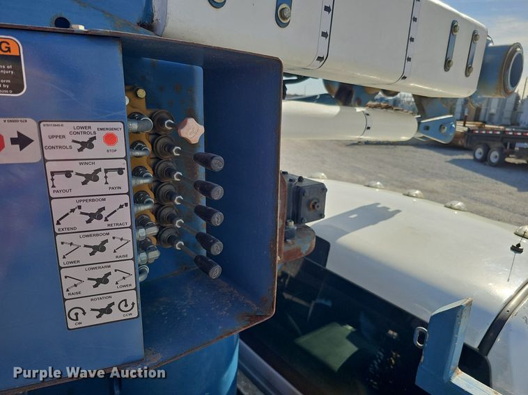 image for item DK0714 2015 Dodge Ram 5500HD bucket truck