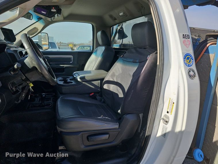 image for item DK0714 2015 Dodge Ram 5500HD bucket truck