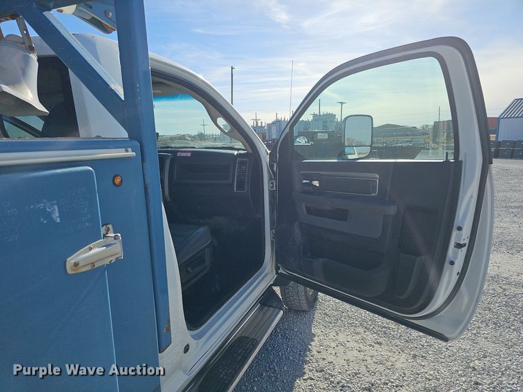 image for item DK0714 2015 Dodge Ram 5500HD bucket truck