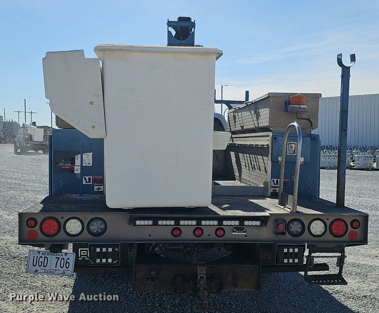 image for item DK0715 2015 Ford F550 Super Duty XL  bucket truck