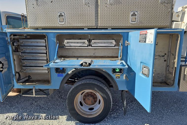 image for item DK0715 2015 Ford F550 Super Duty XL  bucket truck