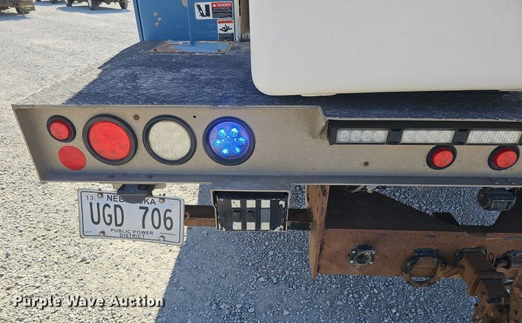 image for item DK0715 2015 Ford F550 Super Duty XL  bucket truck