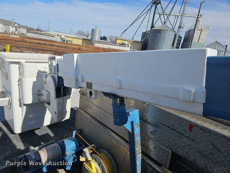 image for item DK0715 2015 Ford F550 Super Duty XL  bucket truck