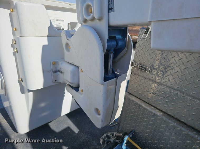 image for item DK0715 2015 Ford F550 Super Duty XL  bucket truck