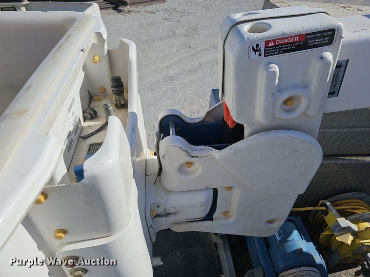 image for item DK0715 2015 Ford F550 Super Duty XL  bucket truck