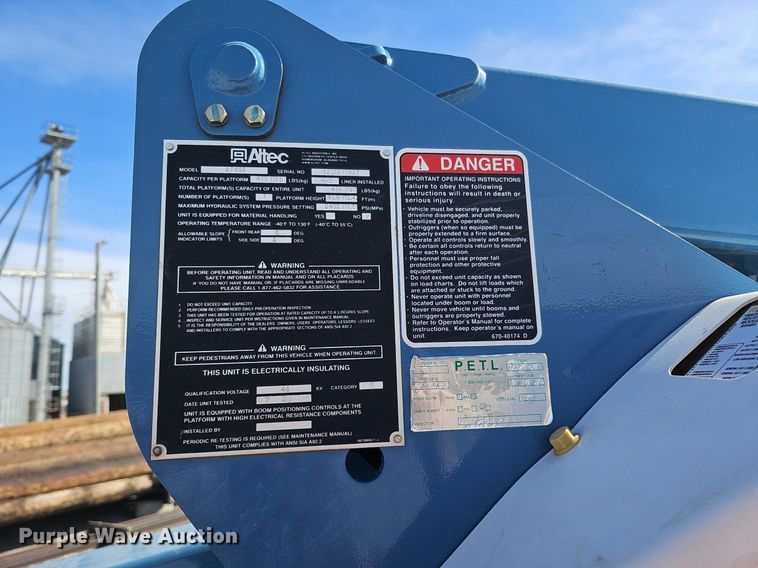 image for item DK0715 2015 Ford F550 Super Duty XL  bucket truck