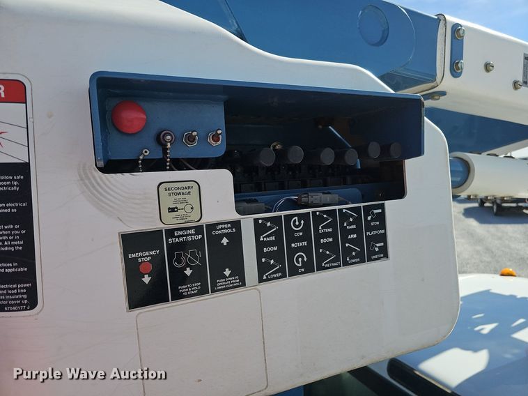 image for item DK0715 2015 Ford F550 Super Duty XL  bucket truck