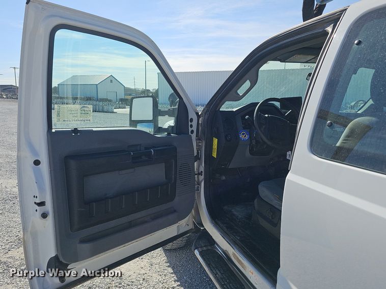 image for item DK0715 2015 Ford F550 Super Duty XL  bucket truck