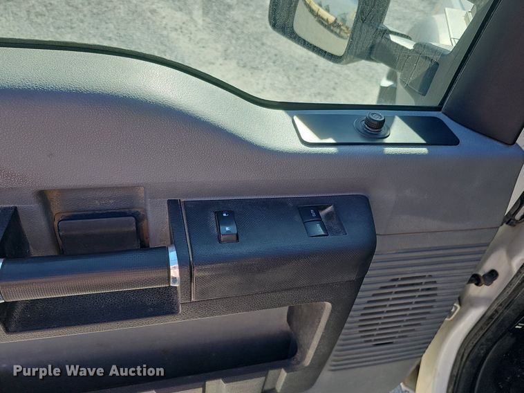 image for item DK0715 2015 Ford F550 Super Duty XL  bucket truck