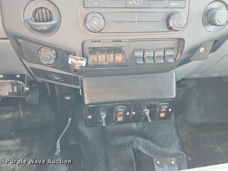 image for item DK0715 2015 Ford F550 Super Duty XL  bucket truck