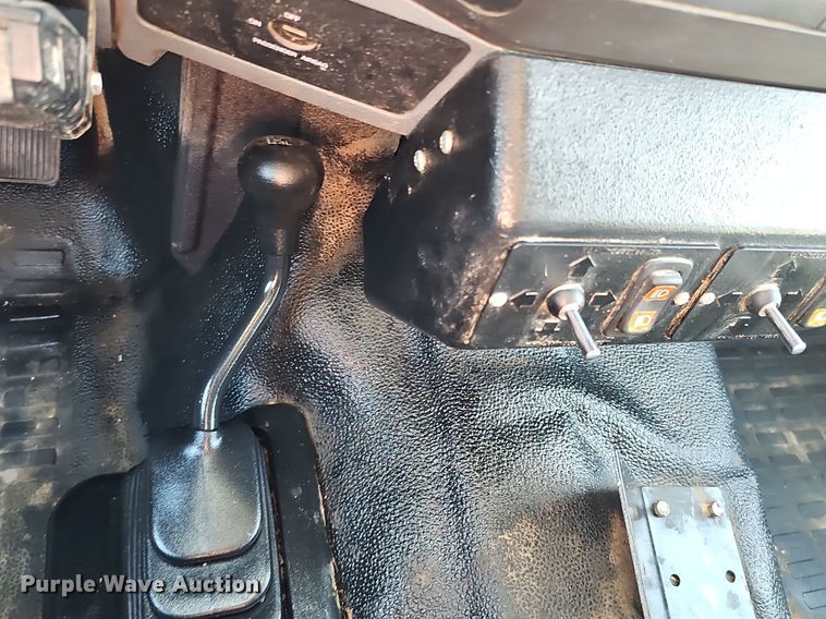 image for item DK0715 2015 Ford F550 Super Duty XL  bucket truck