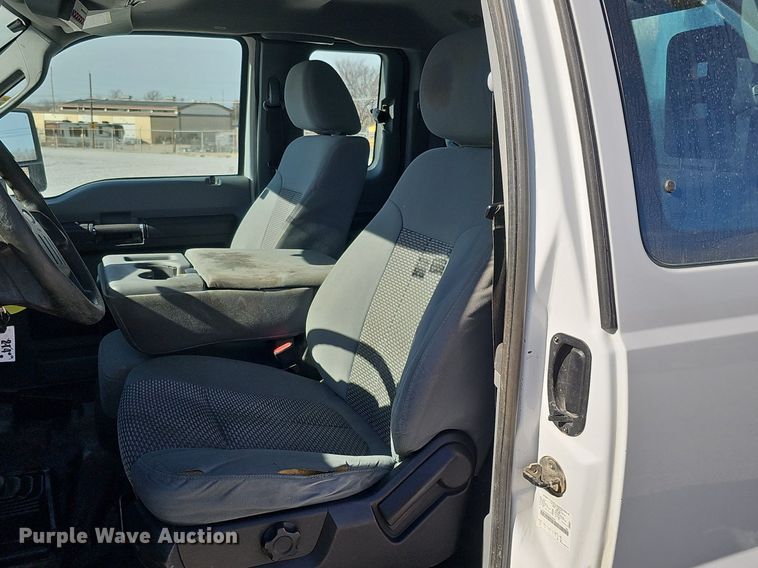 image for item DK0715 2015 Ford F550 Super Duty XL  bucket truck