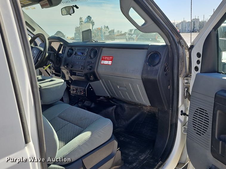 image for item DK0715 2015 Ford F550 Super Duty XL  bucket truck