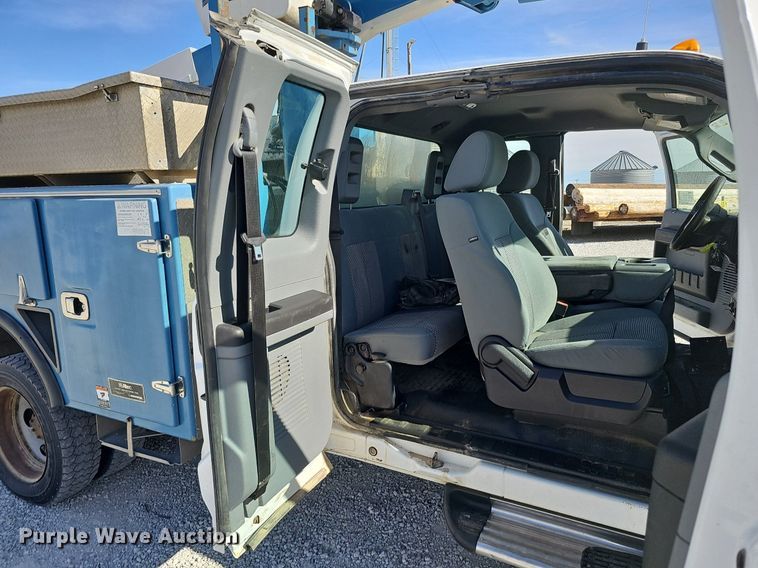 image for item DK0715 2015 Ford F550 Super Duty XL  bucket truck