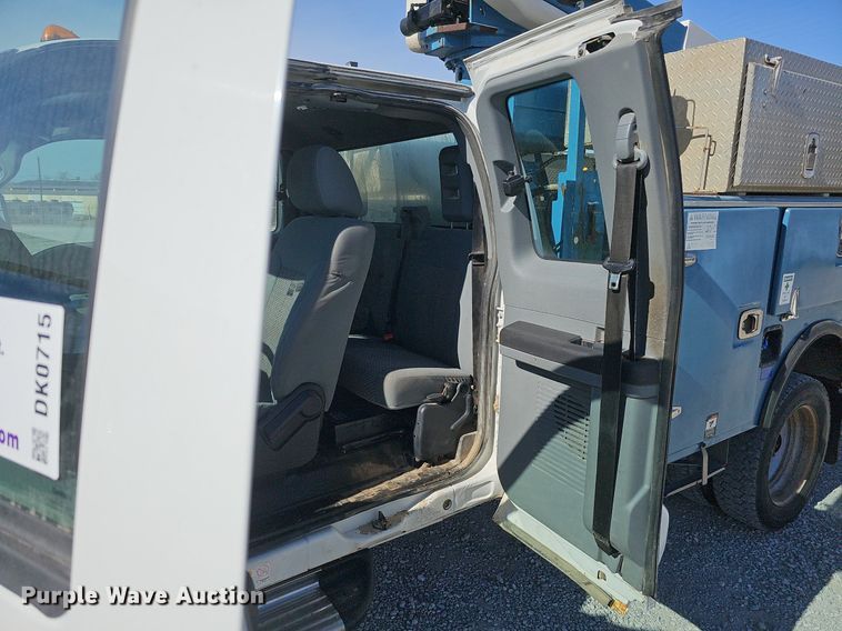 image for item DK0715 2015 Ford F550 Super Duty XL  bucket truck