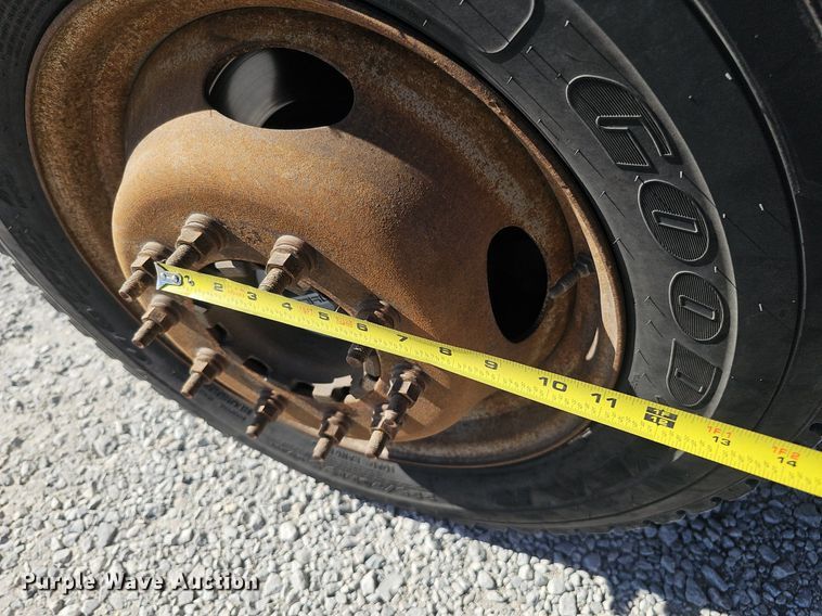 image for item DK0715 2015 Ford F550 Super Duty XL  bucket truck