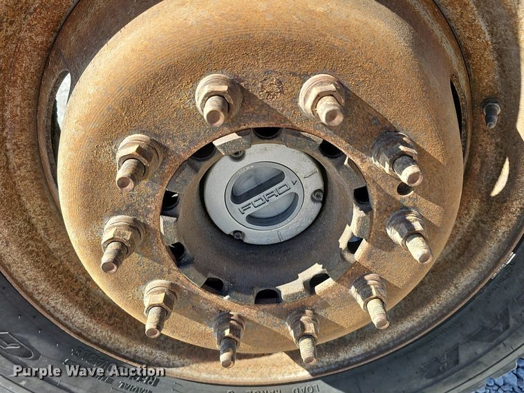 image for item DK0715 2015 Ford F550 Super Duty XL  bucket truck