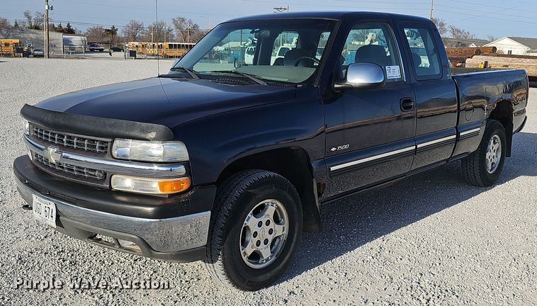 image for item DK0717 1999 Chevrolet Silverado 1500 Ext. Cab pickup truck