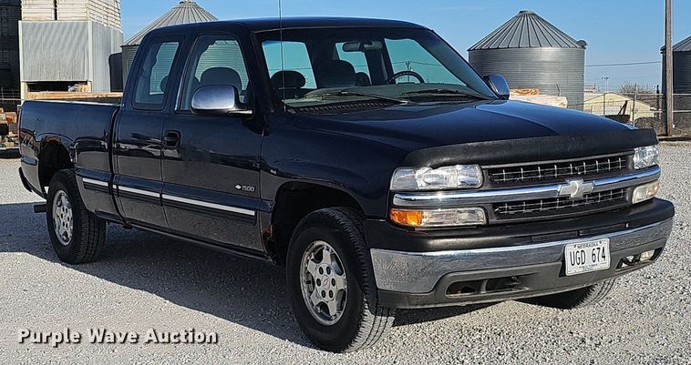 image for item DK0717 1999 Chevrolet Silverado 1500 Ext. Cab pickup truck