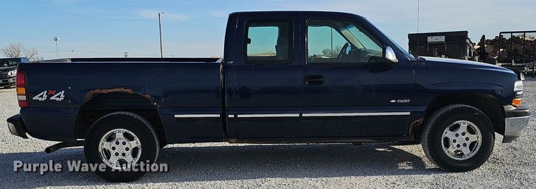 image for item DK0717 1999 Chevrolet Silverado 1500 Ext. Cab pickup truck