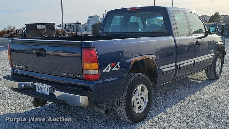 image for item DK0717 1999 Chevrolet Silverado 1500 Ext. Cab pickup truck