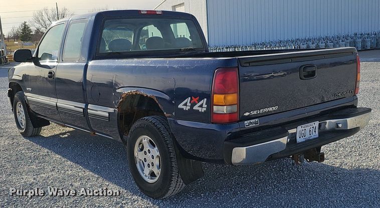 image for item DK0717 1999 Chevrolet Silverado 1500 Ext. Cab pickup truck