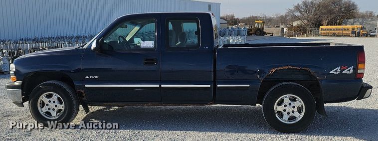 image for item DK0717 1999 Chevrolet Silverado 1500 Ext. Cab pickup truck