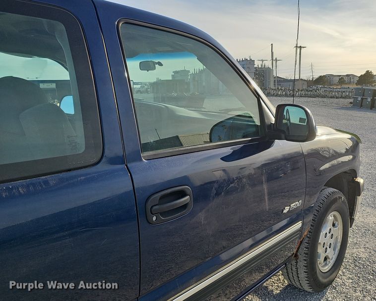 image for item DK0717 1999 Chevrolet Silverado 1500 Ext. Cab pickup truck