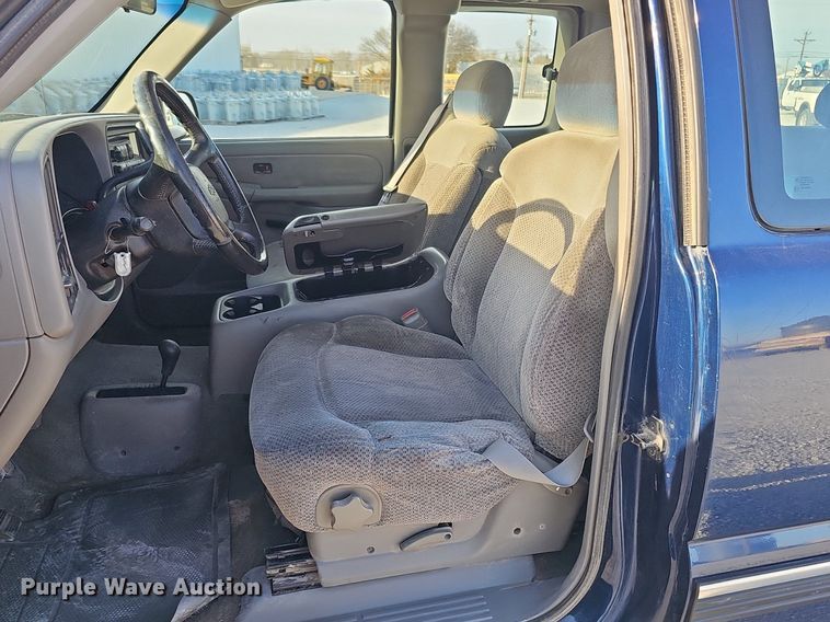 image for item DK0717 1999 Chevrolet Silverado 1500 Ext. Cab pickup truck