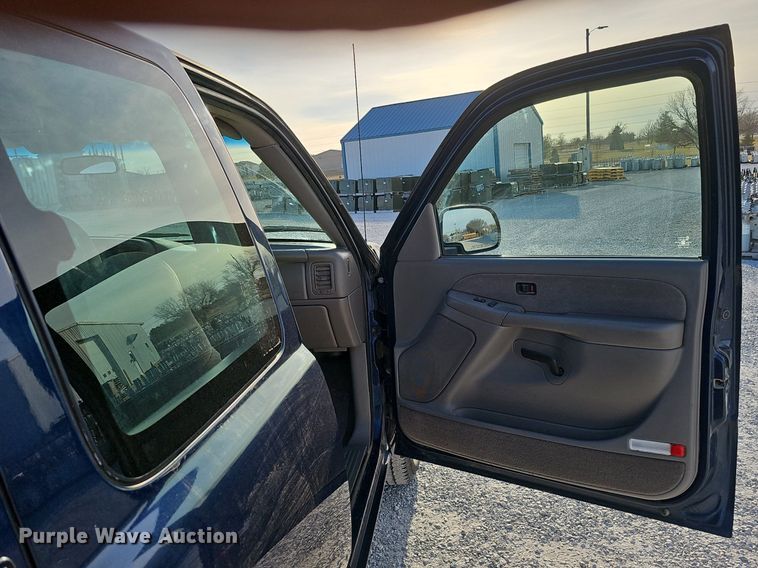 image for item DK0717 1999 Chevrolet Silverado 1500 Ext. Cab pickup truck