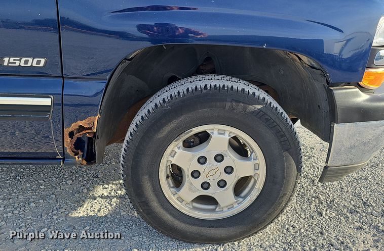 image for item DK0717 1999 Chevrolet Silverado 1500 Ext. Cab pickup truck