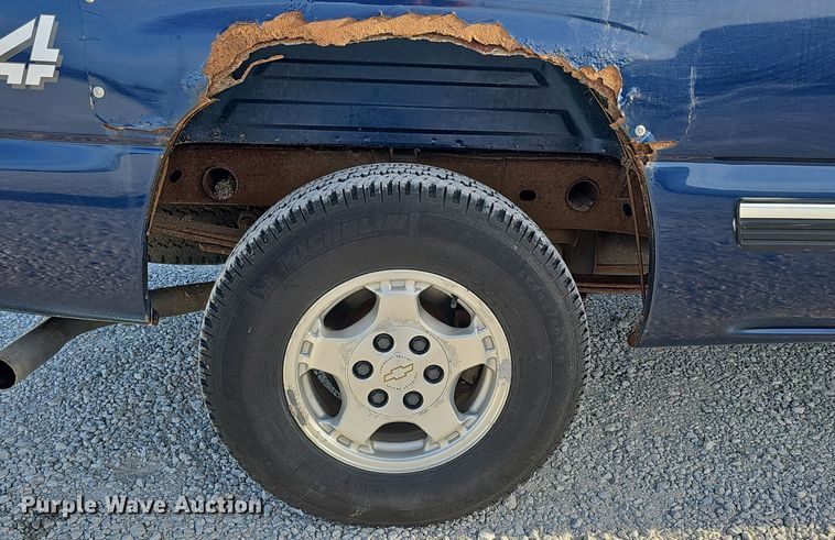 image for item DK0717 1999 Chevrolet Silverado 1500 Ext. Cab pickup truck