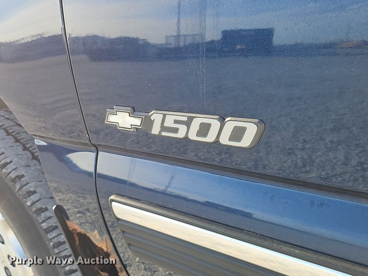 image for item DK0717 1999 Chevrolet Silverado 1500 Ext. Cab pickup truck