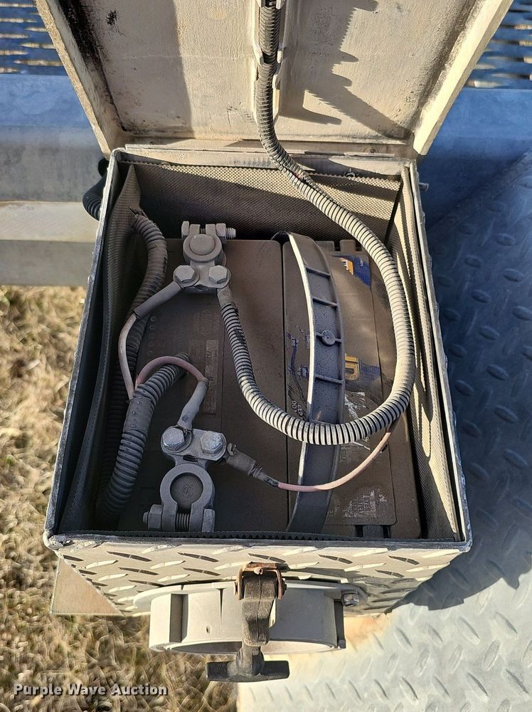 image for item DK0718 2003 Sauber Mfg Co 4410 pole trailer