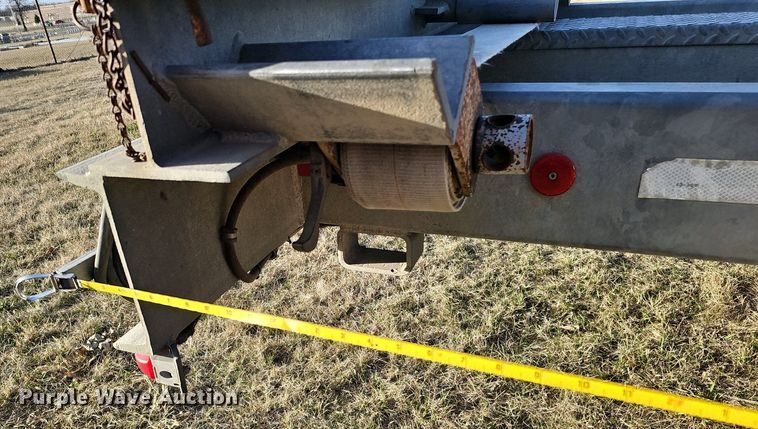 image for item DK0718 2003 Sauber Mfg Co 4410 pole trailer