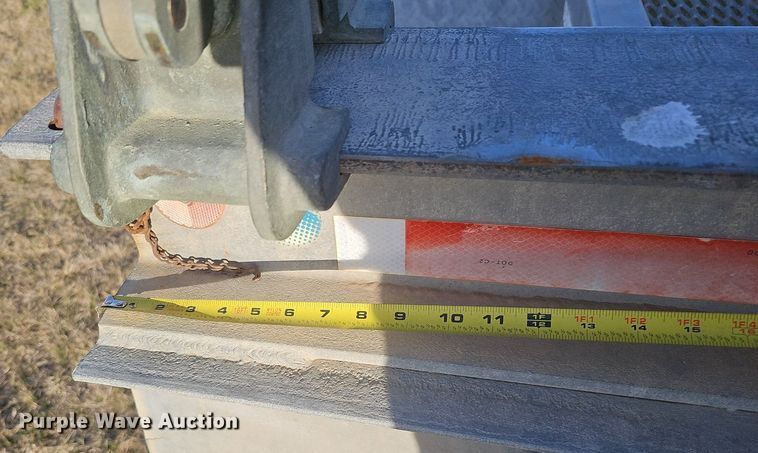 image for item DK0718 2003 Sauber Mfg Co 4410 pole trailer