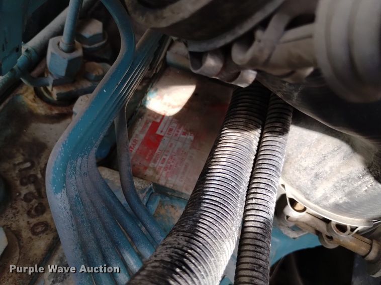 image for item DK8789 1994 International 4900 truck cab and chassis