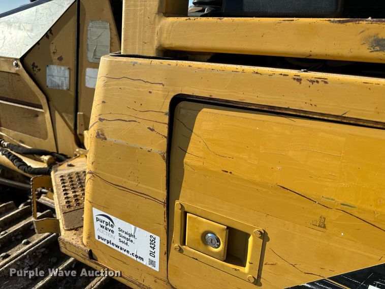 image for item DL4352 2002 Caterpillar D4G XL dozer