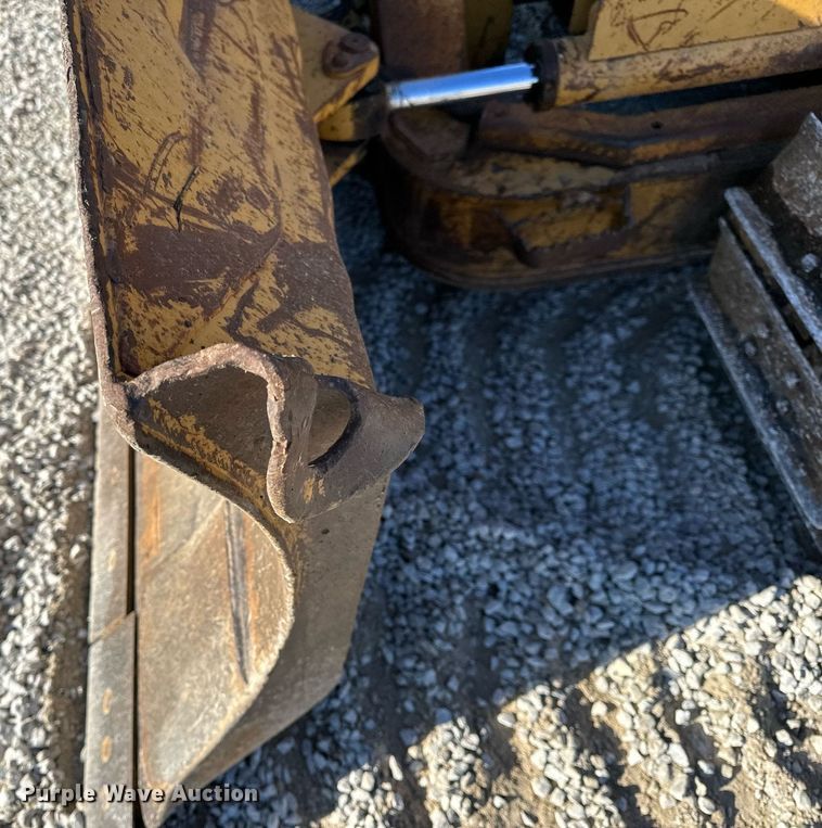 image for item DL4352 2002 Caterpillar D4G XL dozer