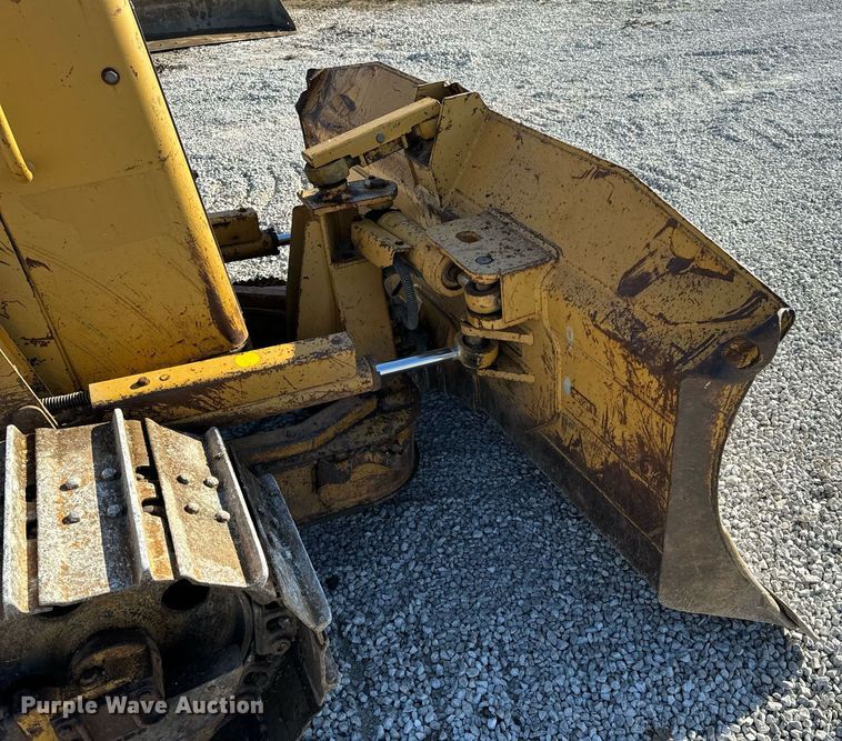 image for item DL4352 2002 Caterpillar D4G XL dozer