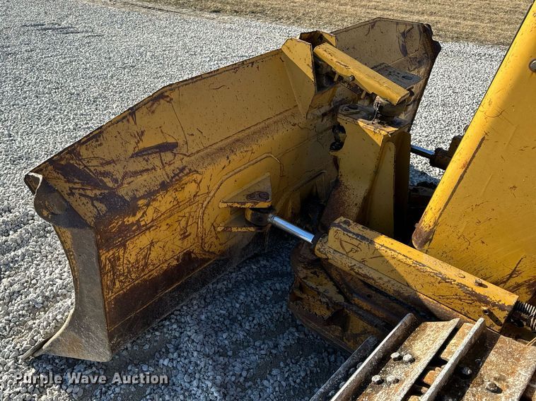 image for item DL4352 2002 Caterpillar D4G XL dozer