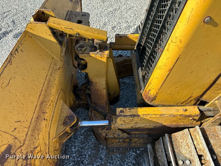 image for item DL4352 2002 Caterpillar D4G XL dozer