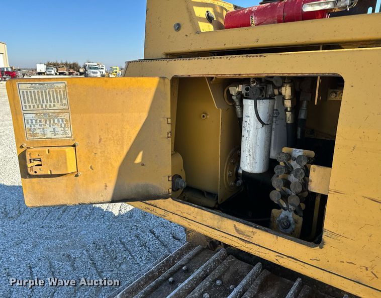 image for item DL4352 2002 Caterpillar D4G XL dozer