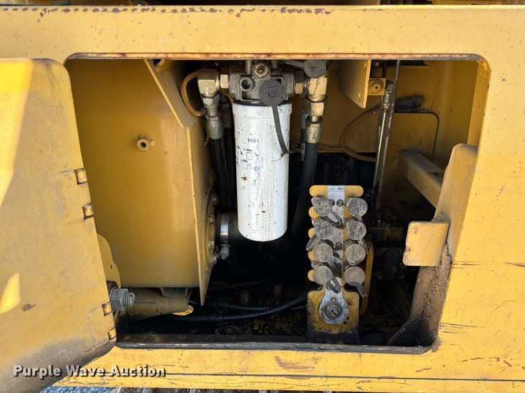 image for item DL4352 2002 Caterpillar D4G XL dozer