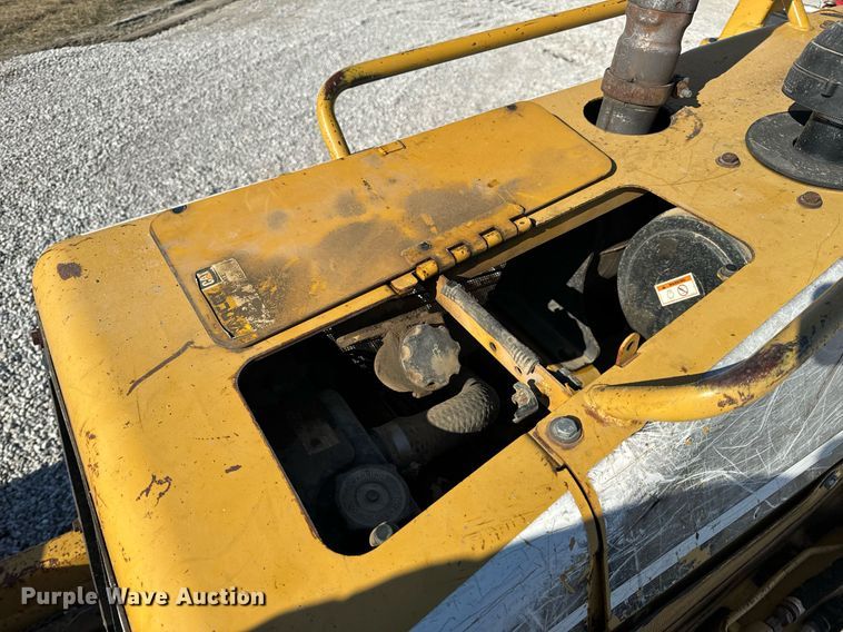 image for item DL4352 2002 Caterpillar D4G XL dozer