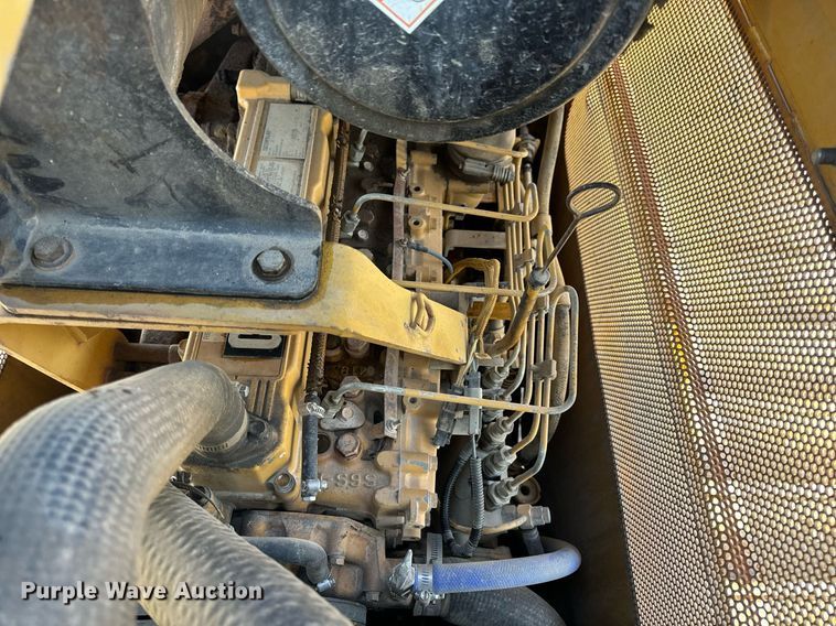 image for item DL4352 2002 Caterpillar D4G XL dozer