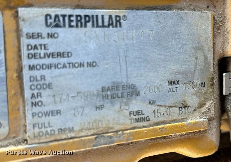 image for item DL4352 2002 Caterpillar D4G XL dozer
